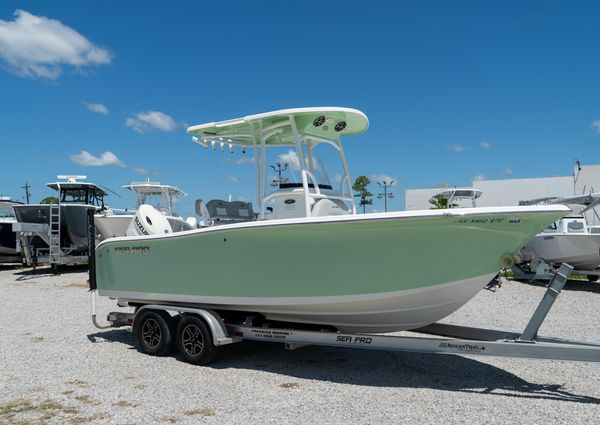 Sea Pro 219 Center Console image