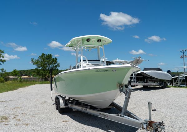 Sea Pro 219 Center Console image