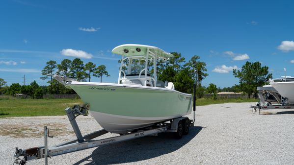 Sea Pro 219 Center Console image