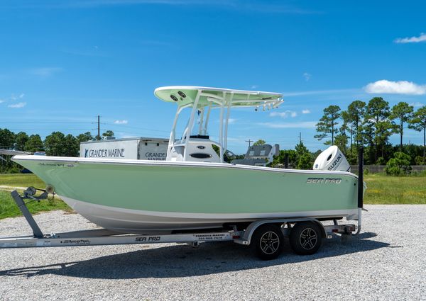 Sea Pro 219 Center Console image