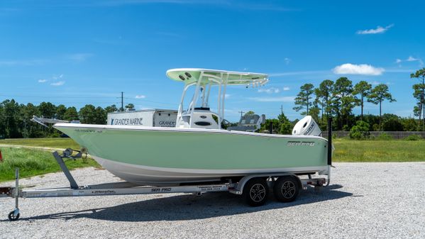 Sea Pro 219 Center Console image