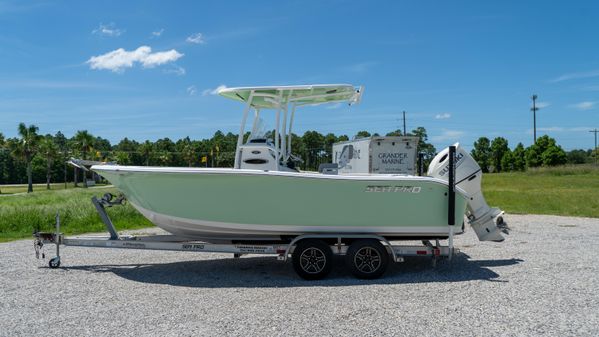 Sea Pro 219 Center Console image