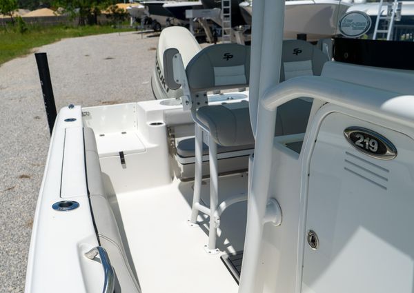 Sea Pro 219 Center Console image