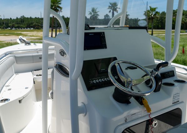 Sea Pro 219 Center Console image