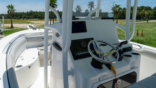 Sea Pro 219 Center Console image