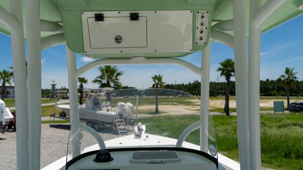 Sea Pro 219 Center Console image