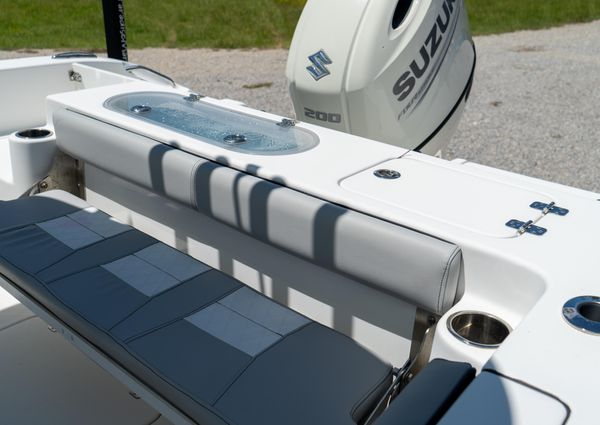 Sea Pro 219 Center Console image