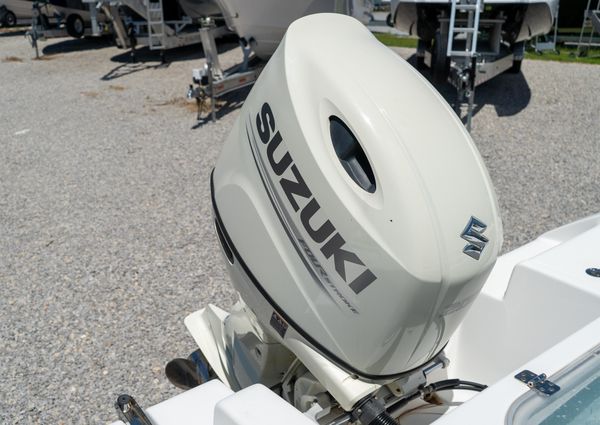 Sea Pro 219 Center Console image