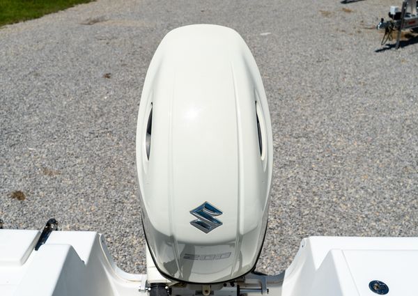 Sea Pro 219 Center Console image