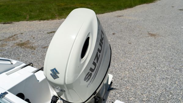 Sea Pro 219 Center Console image