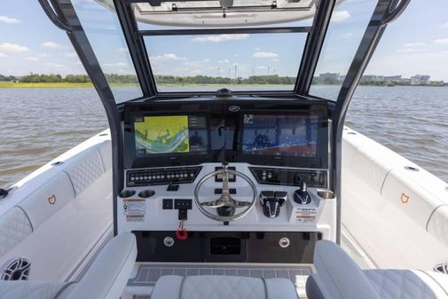 Sea Fox 368 Commander Center Console image