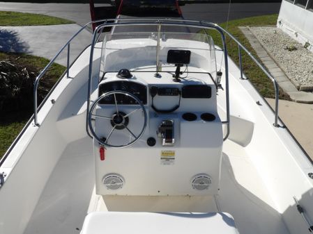 Boston Whaler 190 Nantucket image