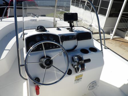 Boston Whaler 190 Nantucket image