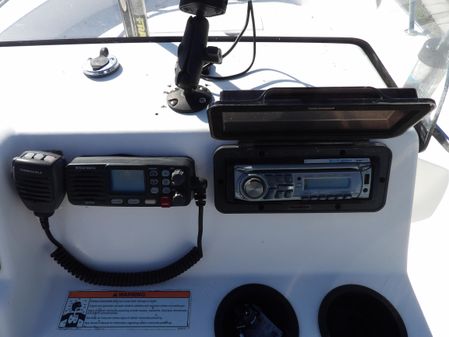 Boston Whaler 190 Nantucket image