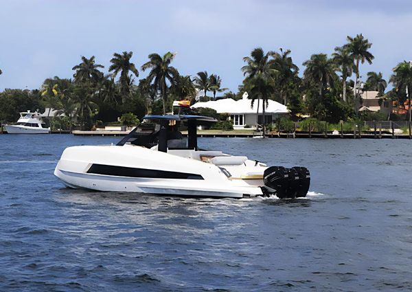 Astondoa 377 Coupe Outboard image