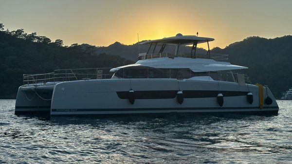 Fountaine Pajot Power 67 