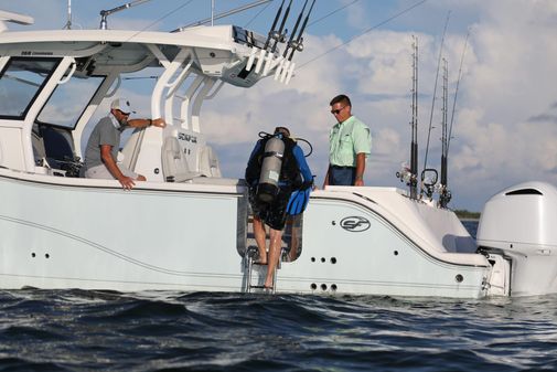 Sea Fox 368 Commander Center Console image