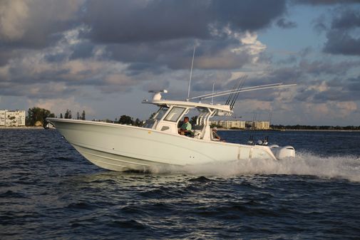 Sea Fox 368 Commander Center Console image