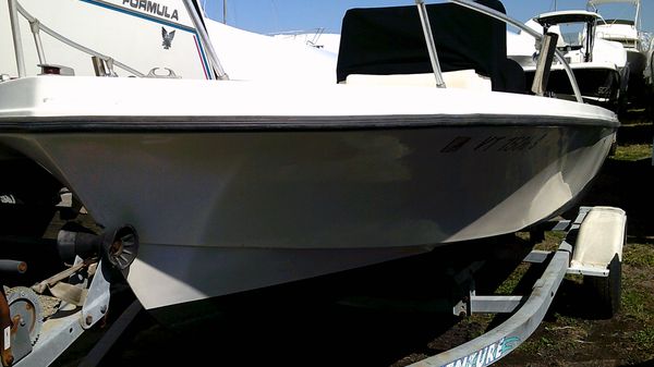 Mako 19 Center Console