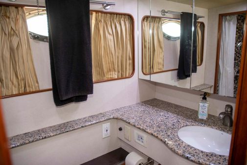 Monte Fino 65 Flybridge image