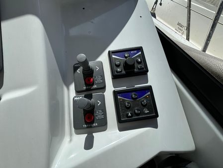 Beneteau Antares 42 image