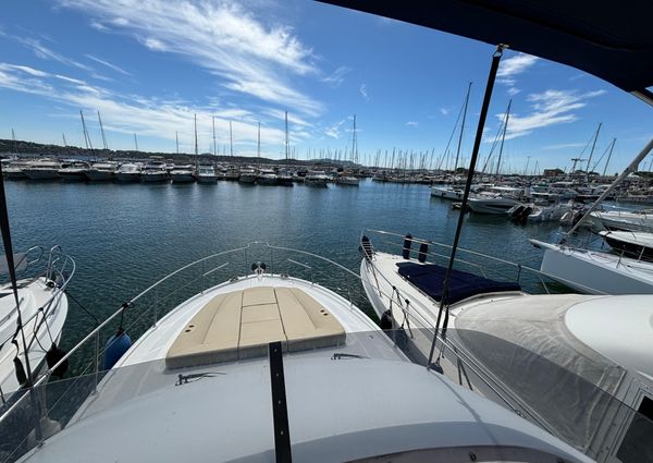 Beneteau Antares 42 image