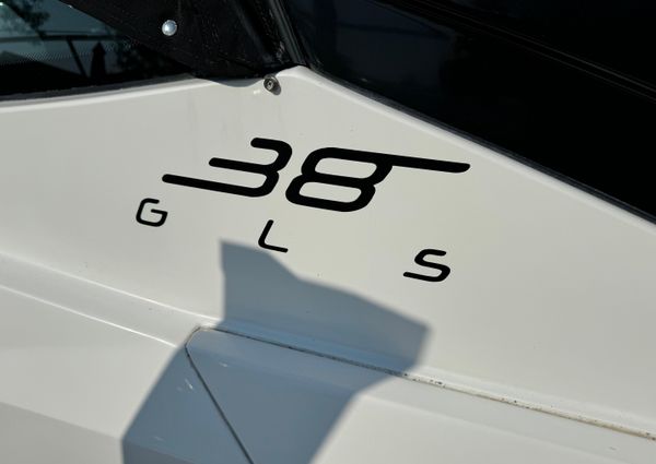 Cruisers-yachts 38-GLS image