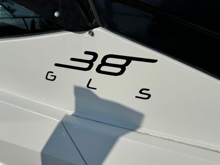 Cruisers 38-GLS image