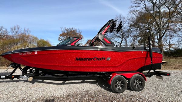 MasterCraft XT24 