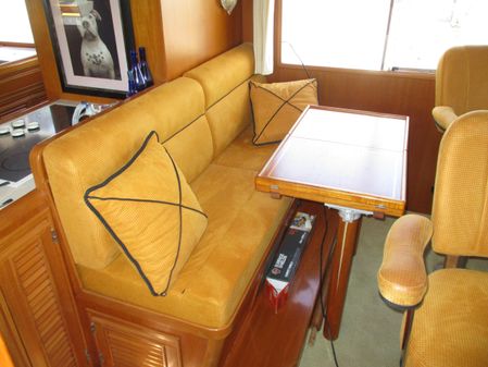 Offshore Yachts Cockpit Motoryacht image