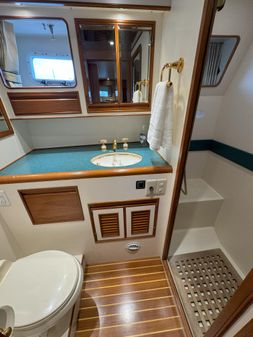 Offshore Yachts Cockpit Motoryacht image