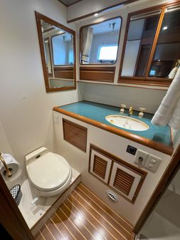 Offshore Yachts Cockpit Motoryacht image