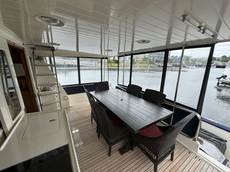 Offshore Yachts Cockpit Motoryacht image