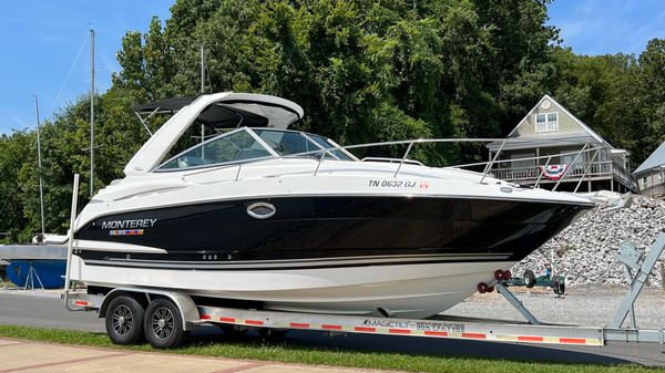 Monterey 295 Sport Yacht