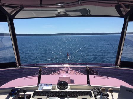 Offshore Yachts Cockpit Motoryacht image