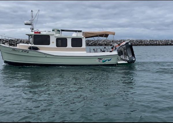 Ranger Tugs R-27 image