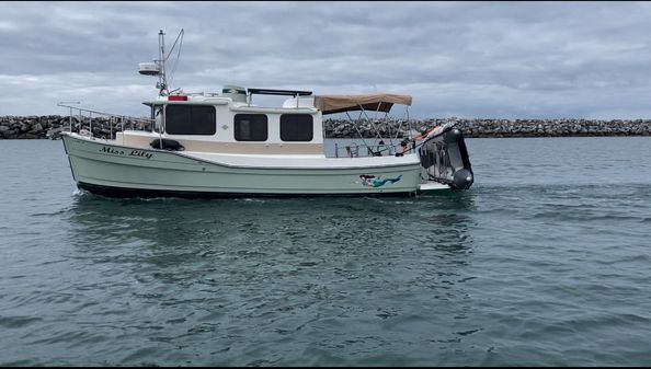 Ranger Tugs R-27 image