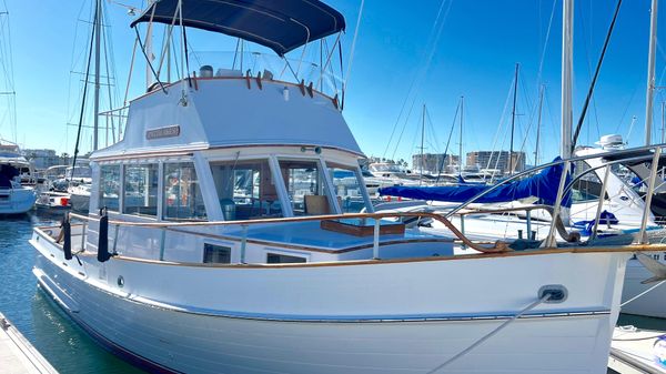 Grand Banks 32 Sedan Trawler 