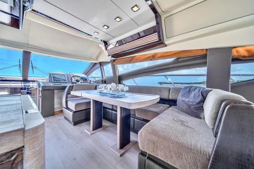 Azimut 64 Flybridge image