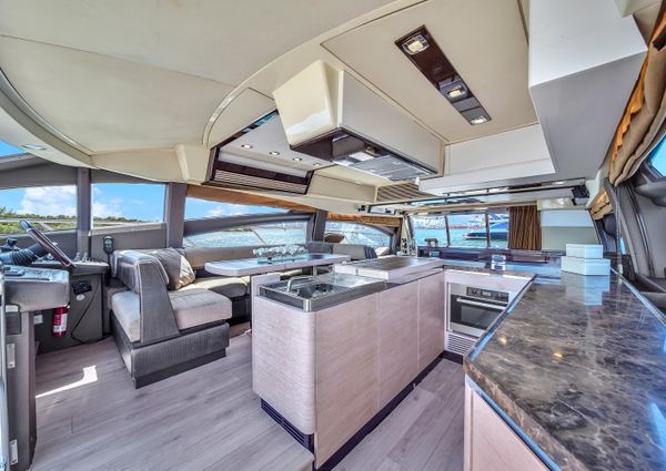 Azimut 64 Flybridge image