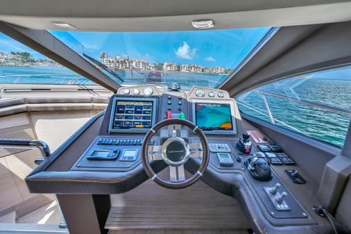 Azimut 64 Flybridge image