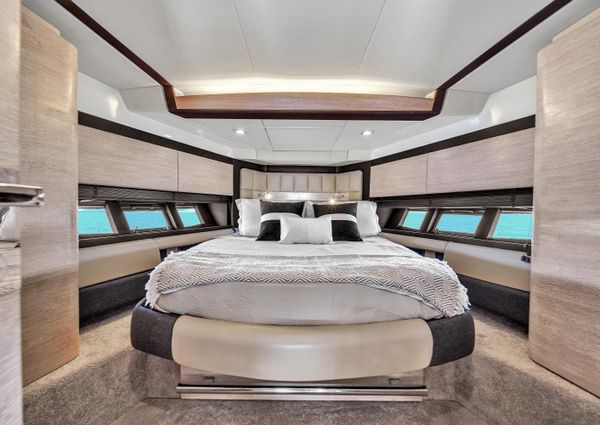 Azimut 64 Flybridge image