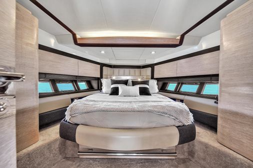 Azimut 64 Flybridge image