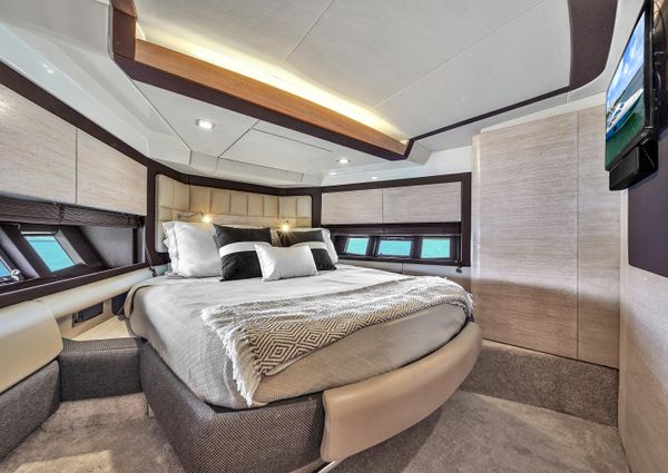 Azimut 64 Flybridge image