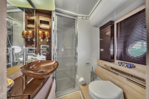 Azimut 64 Flybridge image