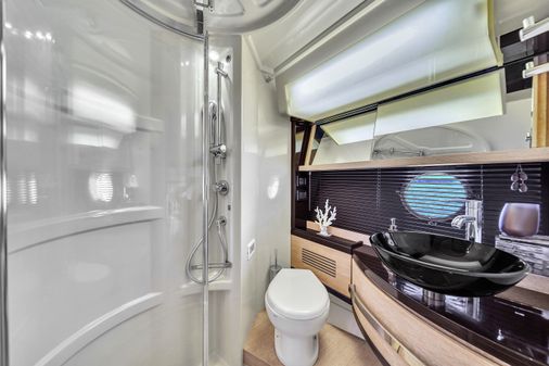 Azimut 64 Flybridge image