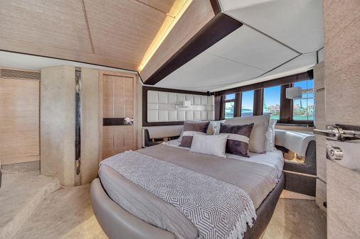 Azimut 64 Flybridge image