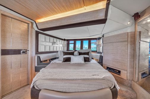 Azimut 64 Flybridge image