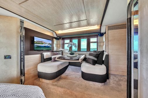 Azimut 64 Flybridge image