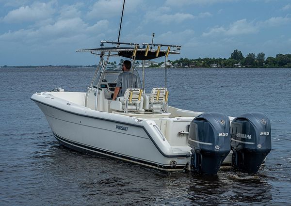 Pursuit 2870 Center Console image